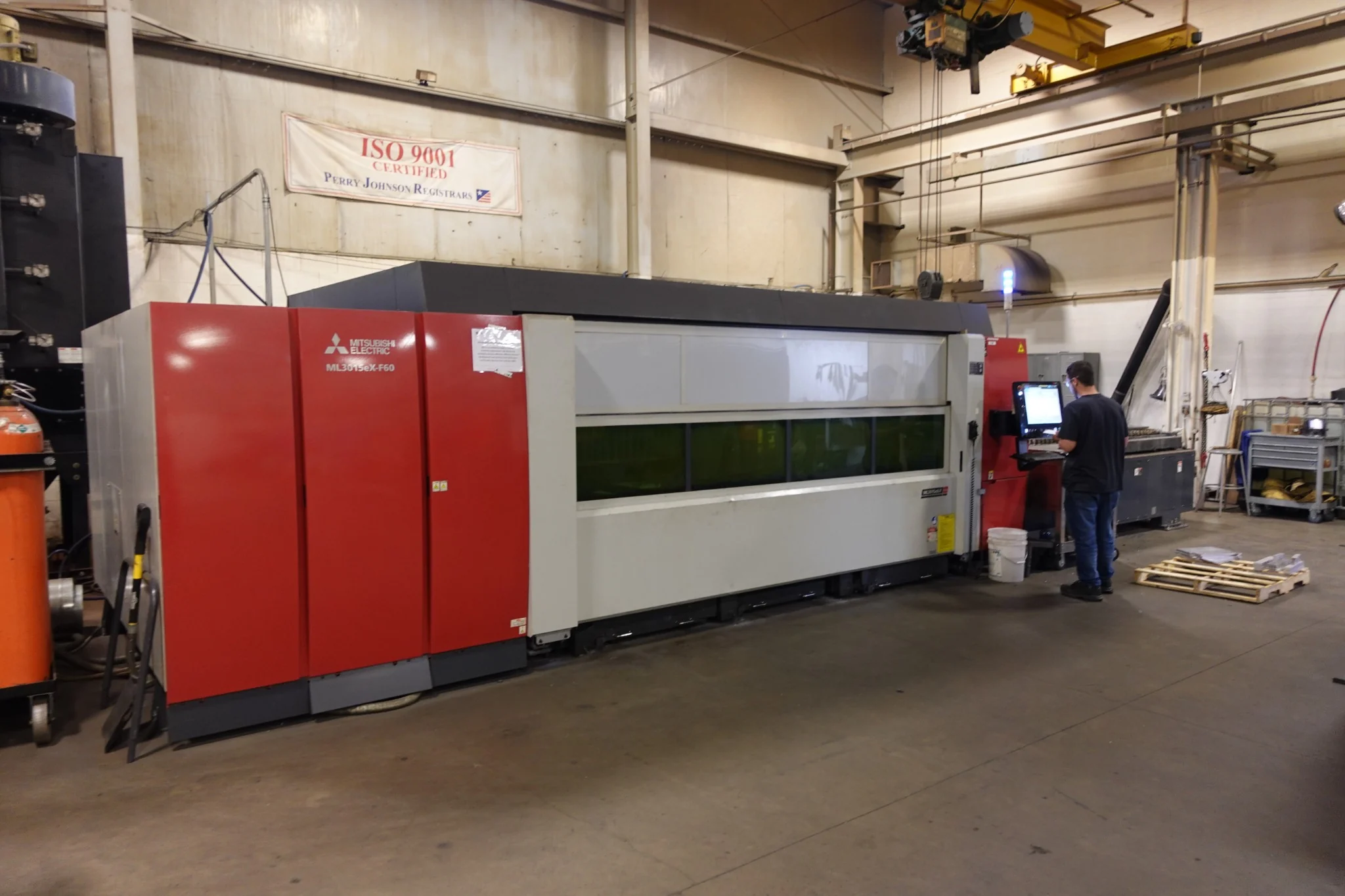 Mitsubishi 6kW fiber laser with operator programming